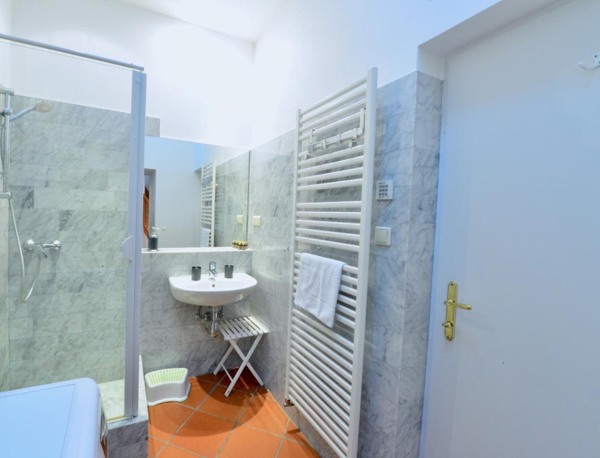 Spacious Flat With Panoramic View Wien Ngoại thất bức ảnh